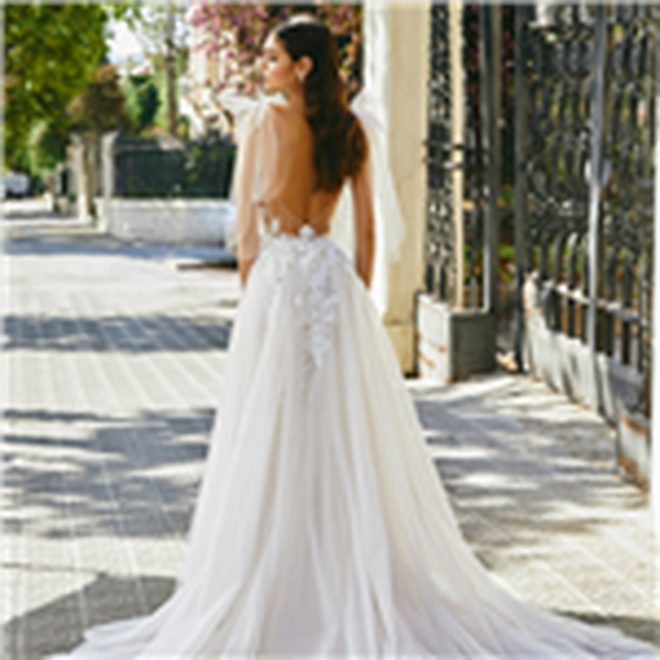 15 Backless and Low Back Wedding Dresses to Suit Every Bride